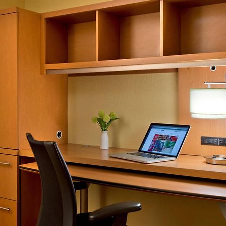 Towneplace Suites By Marriott Cleveland Уестлейк Екстериор снимка