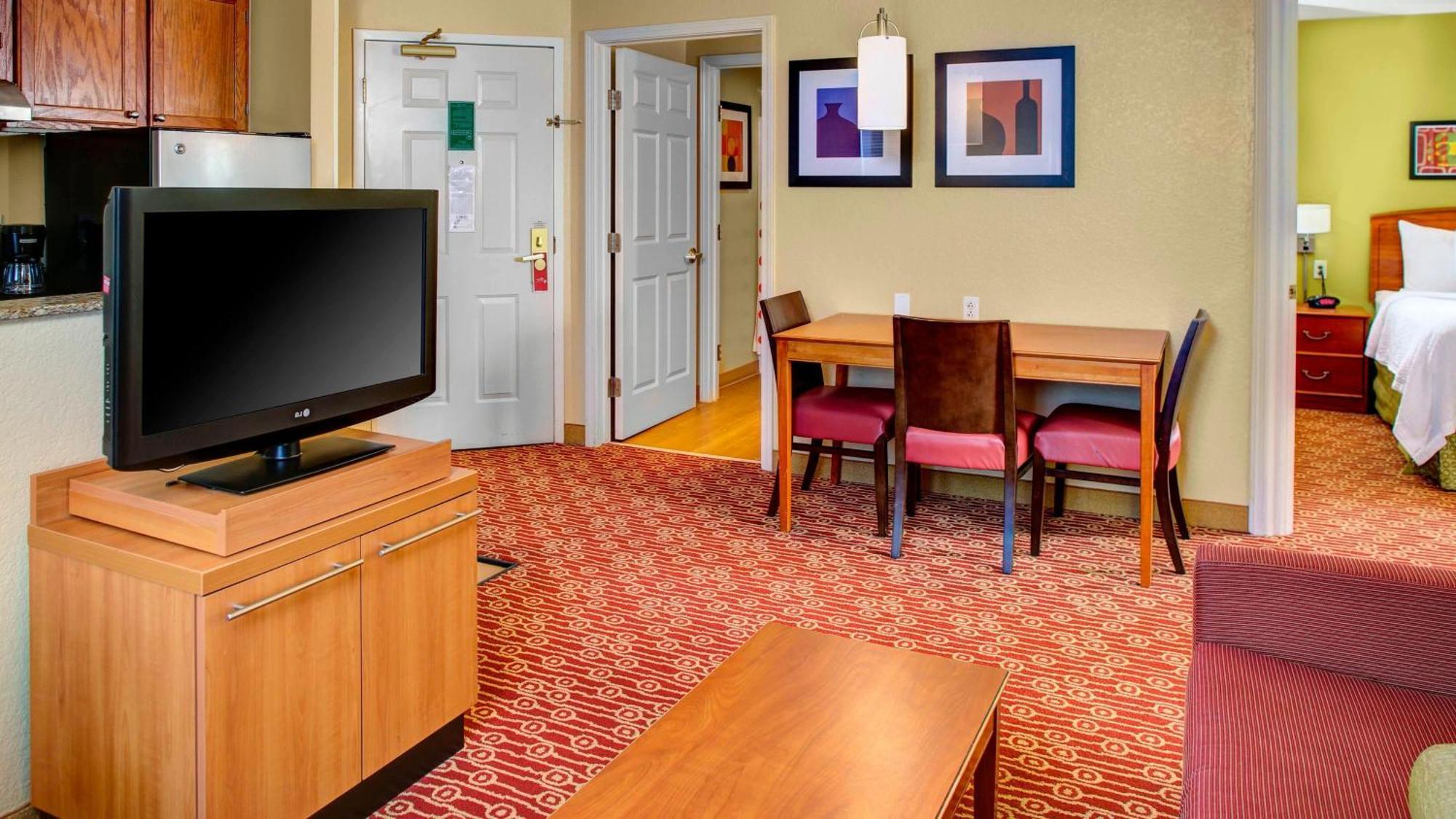Towneplace Suites By Marriott Cleveland Уестлейк Екстериор снимка