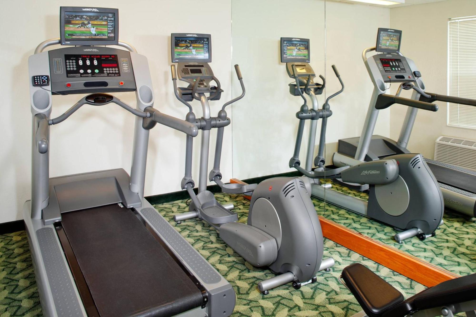 Towneplace Suites By Marriott Cleveland Уестлейк Екстериор снимка