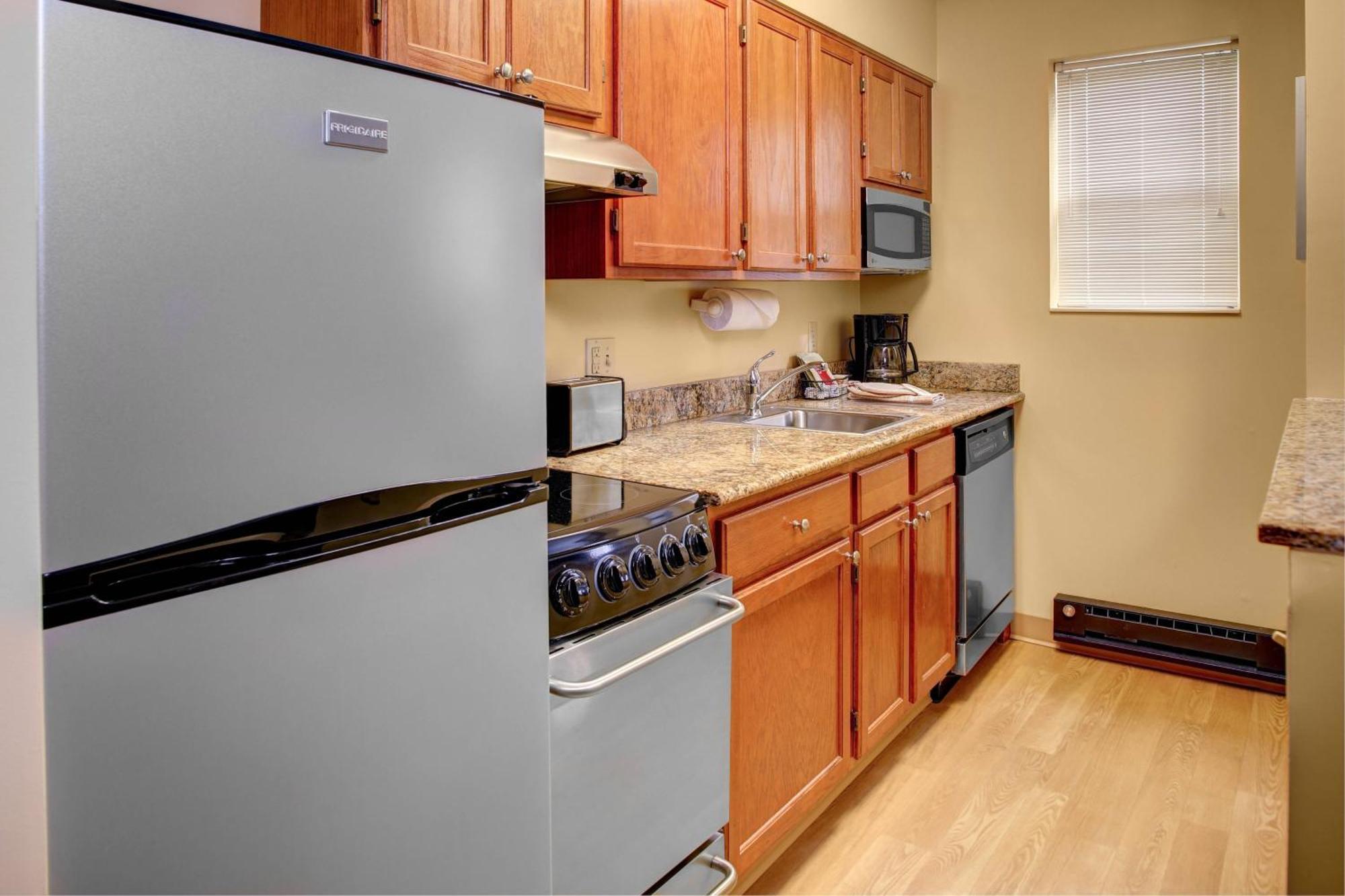 Towneplace Suites By Marriott Cleveland Уестлейк Екстериор снимка