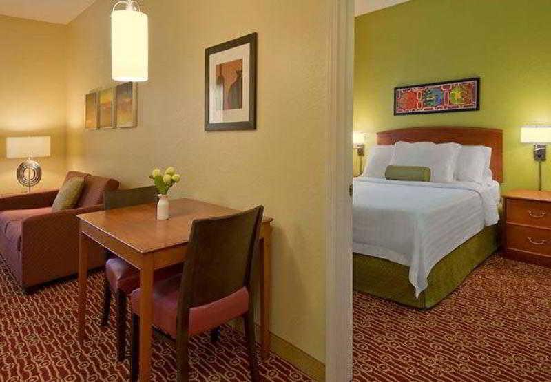 Towneplace Suites By Marriott Cleveland Уестлейк Екстериор снимка